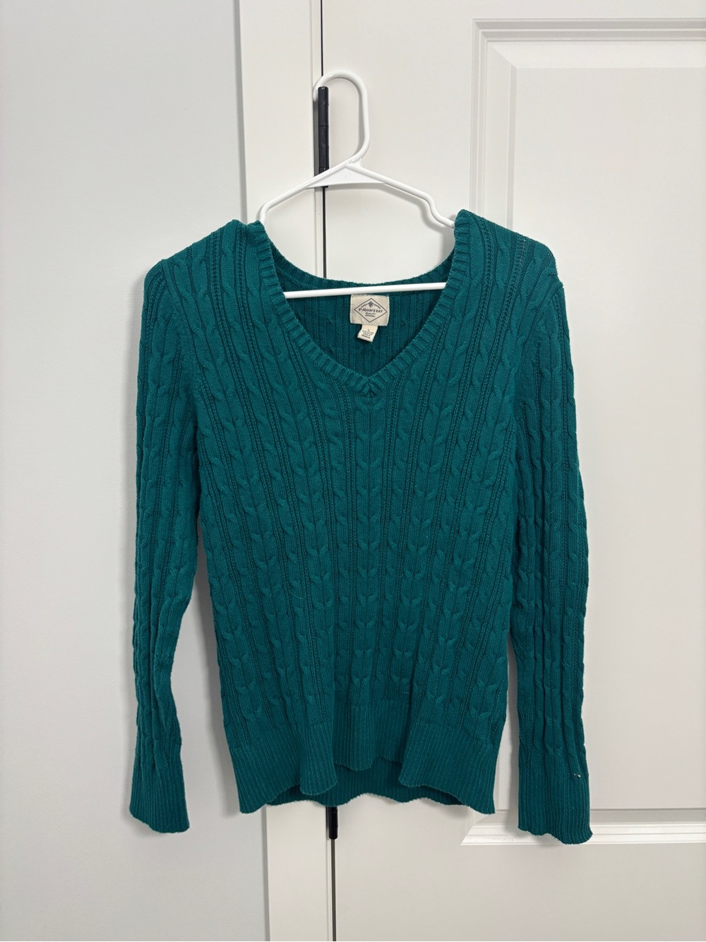 St. John’s Bay Cable Knit Sweater L